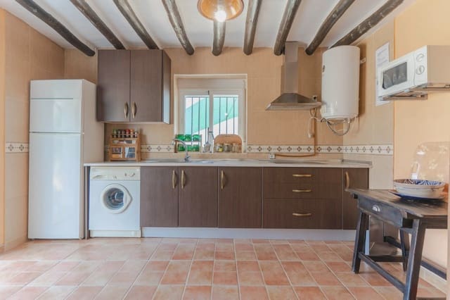 3 soveværelse Finca/Landehus til salg i Colomera med swimmingpool - € 159.000 (Ref: 9308796)