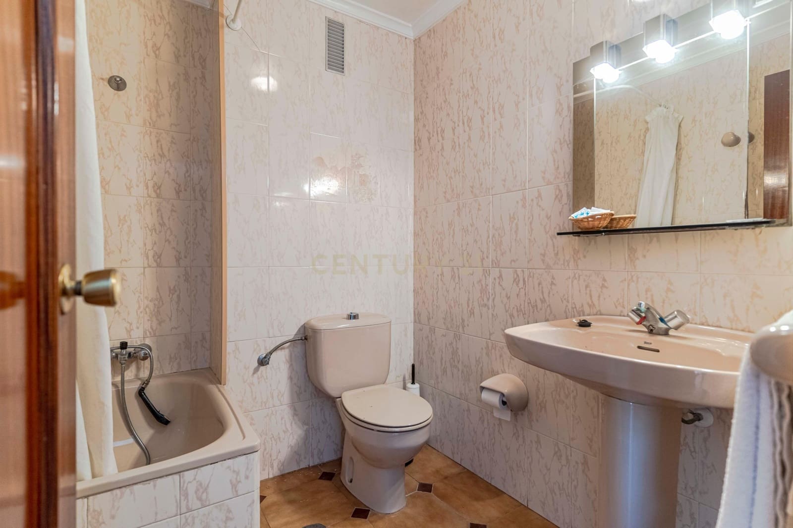 16 soveværelse Hotel til salg i Salobrena - € 430.000 (Ref: 9308797)