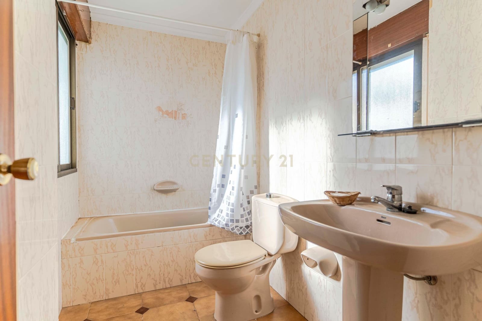 16 soveværelse Hotel til salg i Salobrena - € 430.000 (Ref: 9308797)