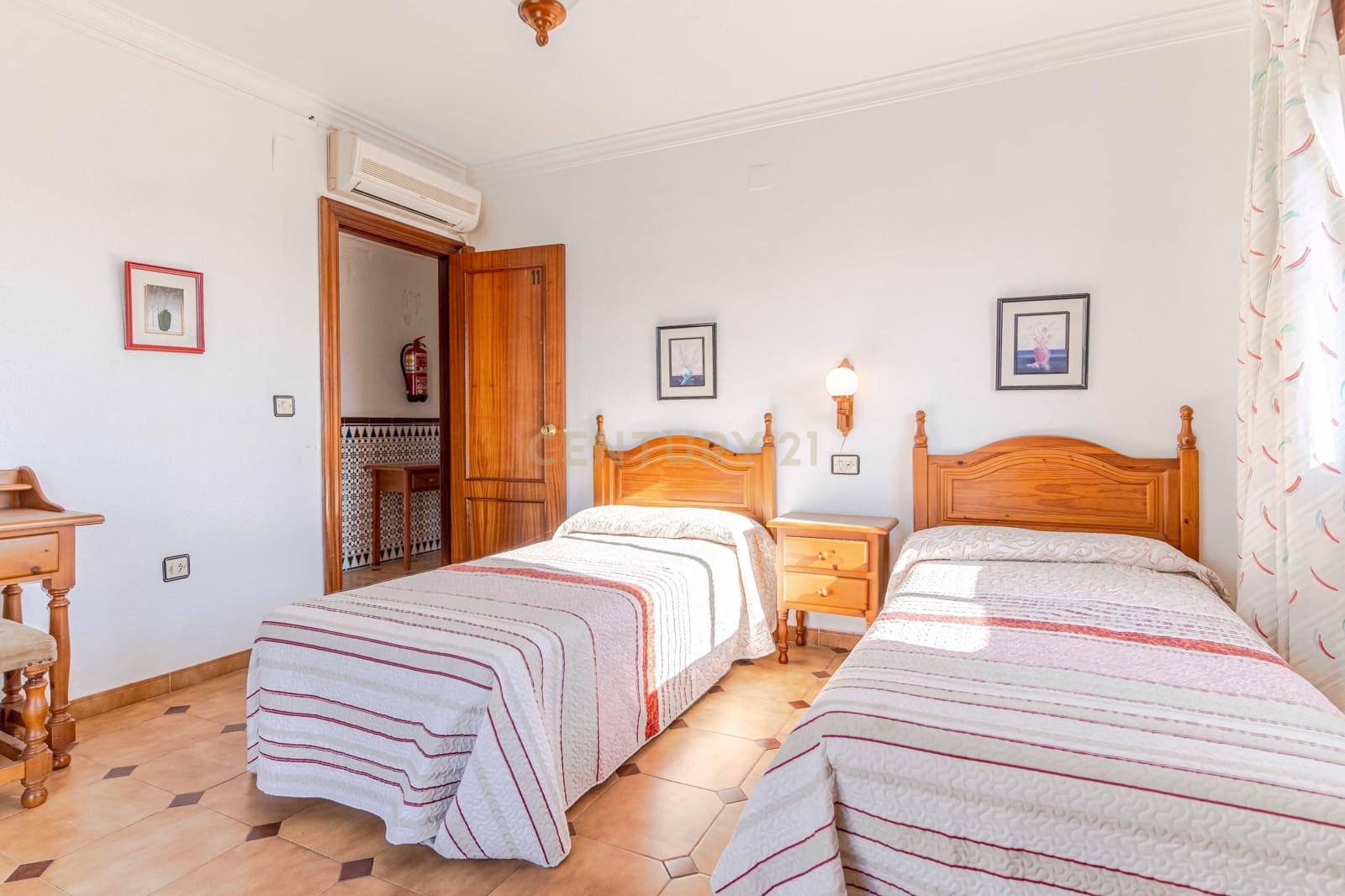 16 soveværelse Hotel til salg i Salobrena - € 430.000 (Ref: 9308797)