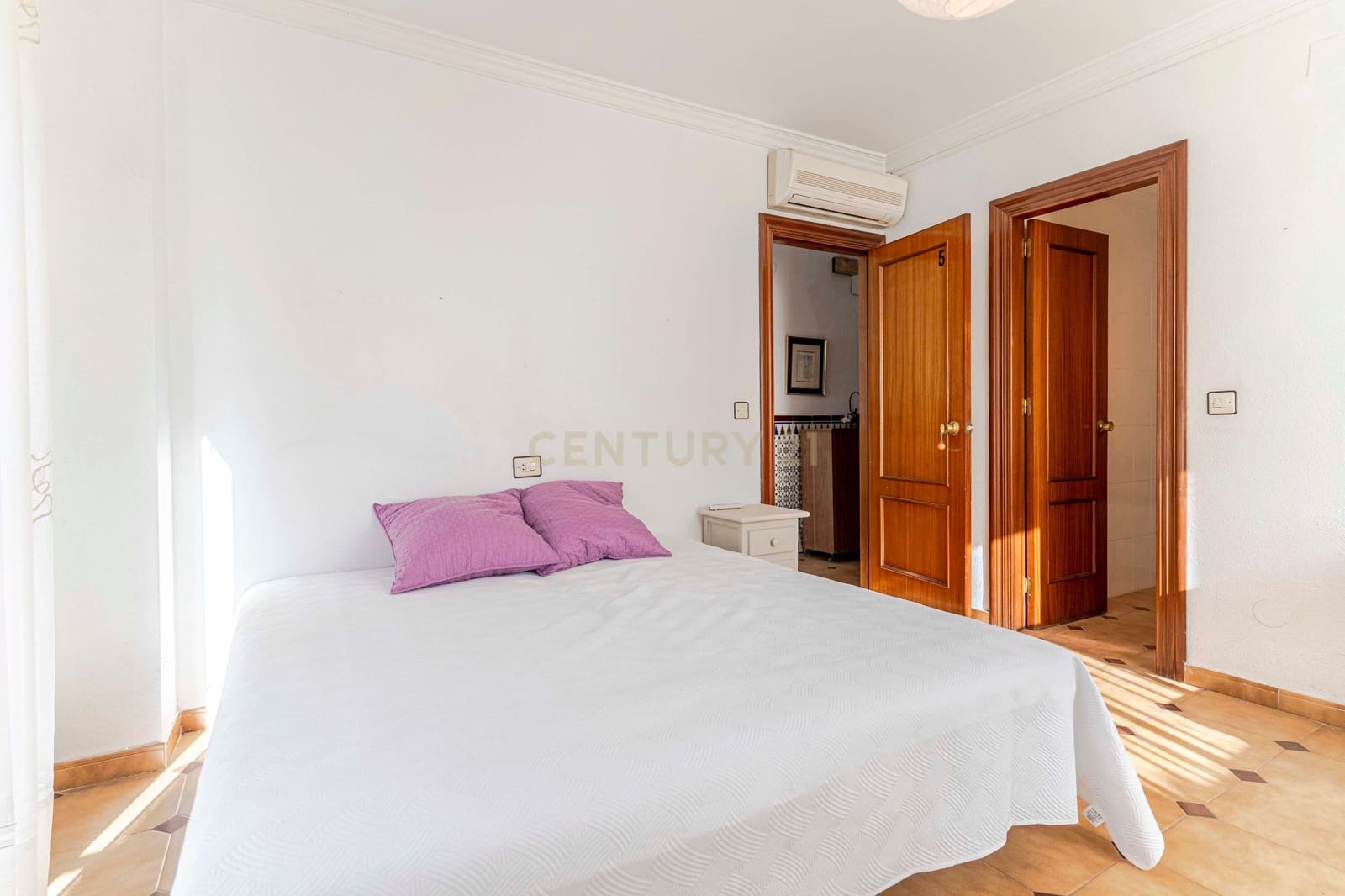 16 soveværelse Hotel til salg i Salobrena - € 430.000 (Ref: 9308797)