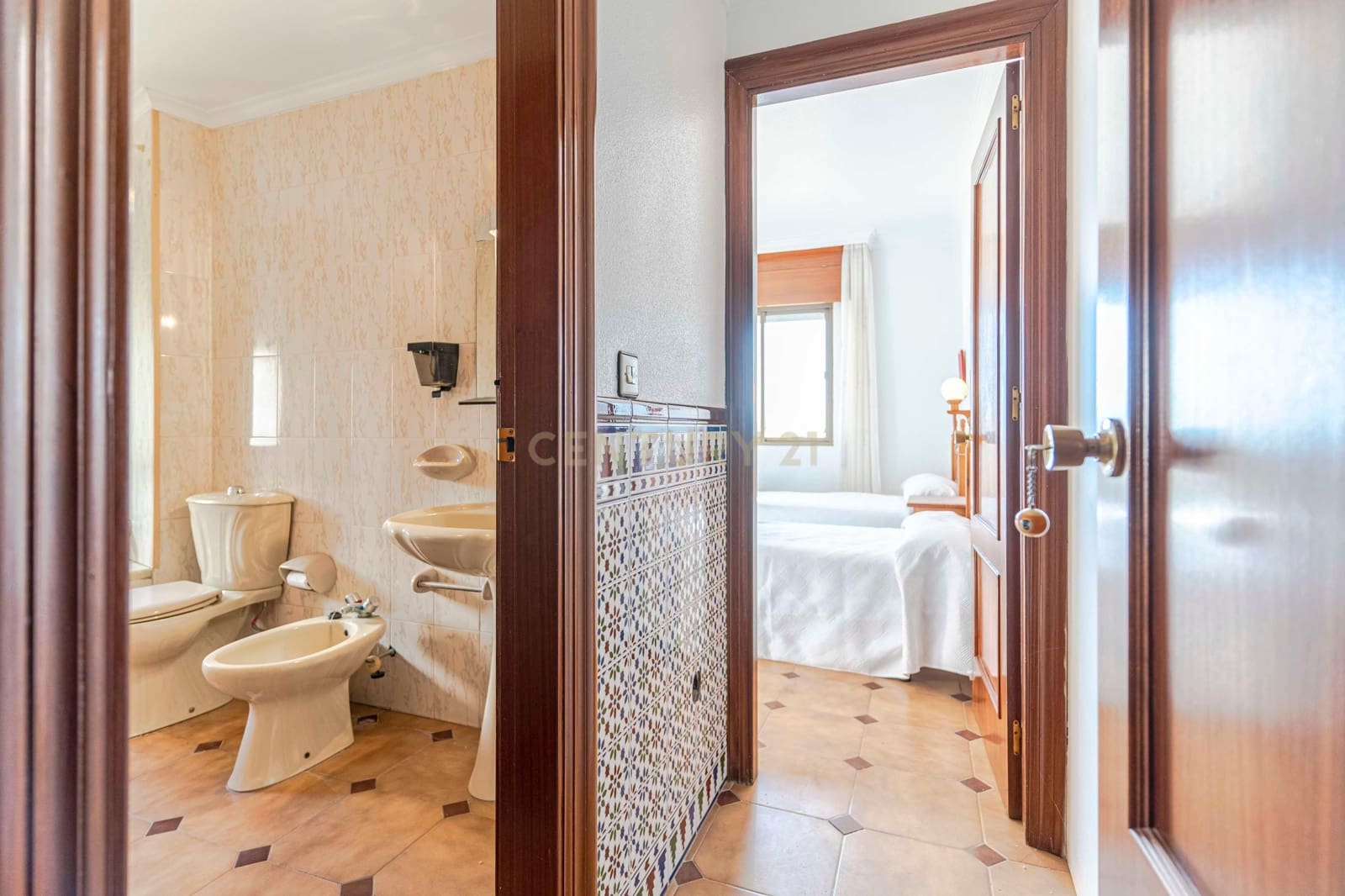 16 soveværelse Hotel til salg i Salobrena - € 430.000 (Ref: 9308797)