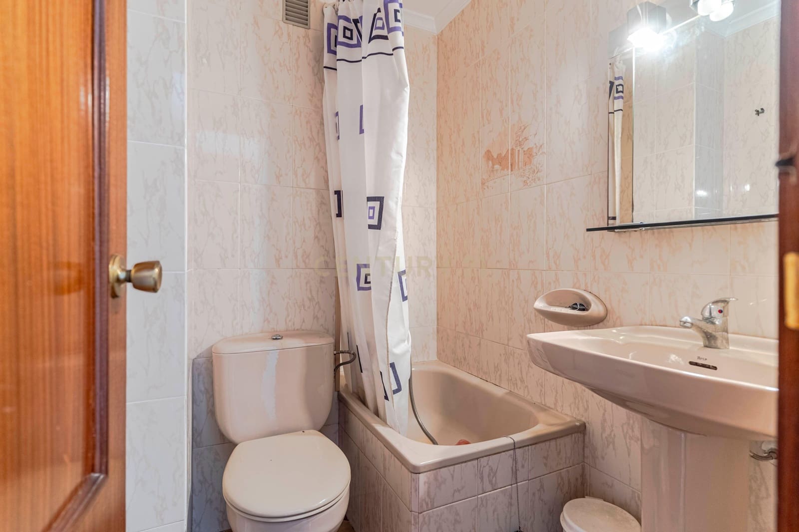 16 soveværelse Hotel til salg i Salobrena - € 430.000 (Ref: 9308797)