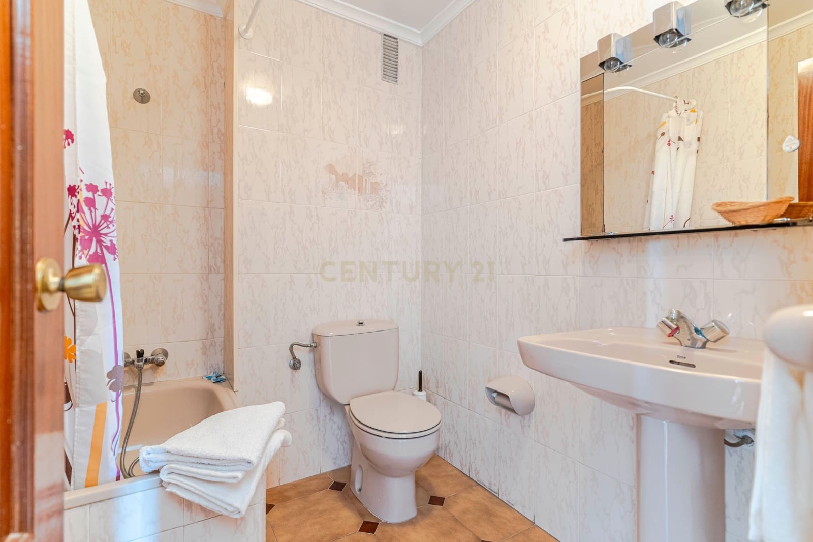 16 soveværelse Hotel til salg i Salobrena - € 430.000 (Ref: 9308797)