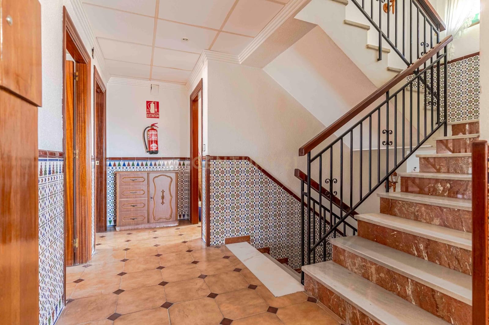 16 soveværelse Hotel til salg i Salobrena - € 430.000 (Ref: 9308797)