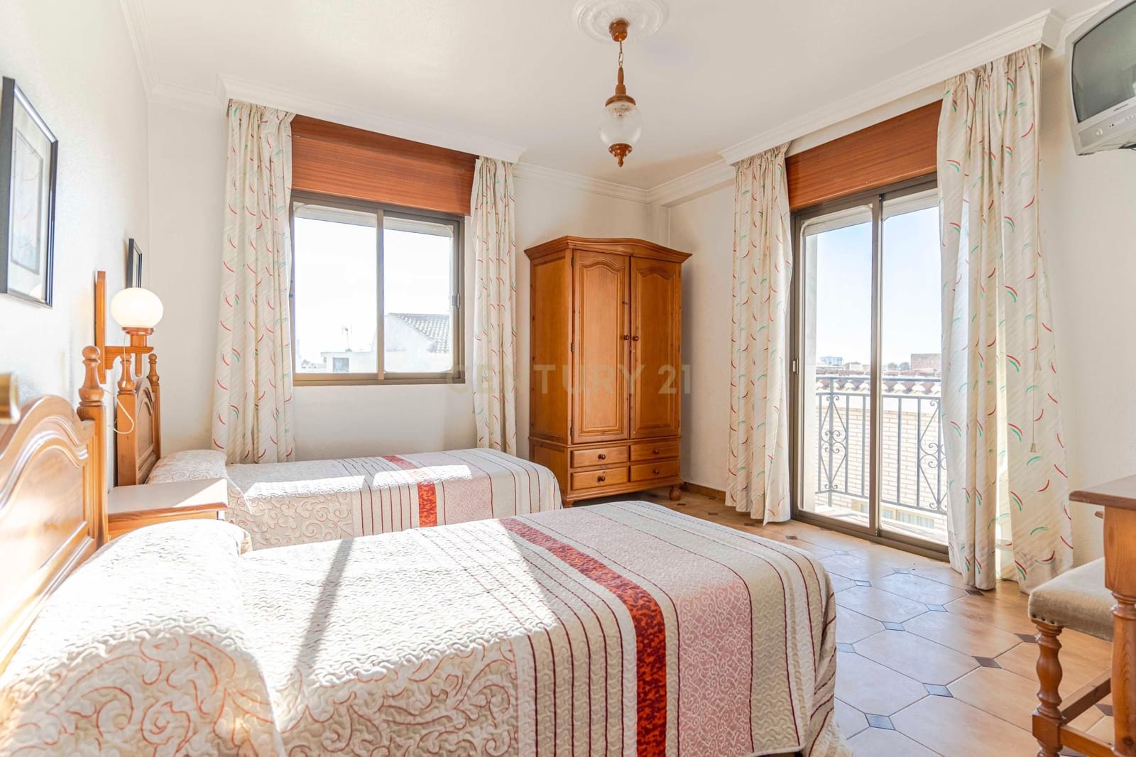 16 soveværelse Hotel til salg i Salobrena - € 430.000 (Ref: 9308797)