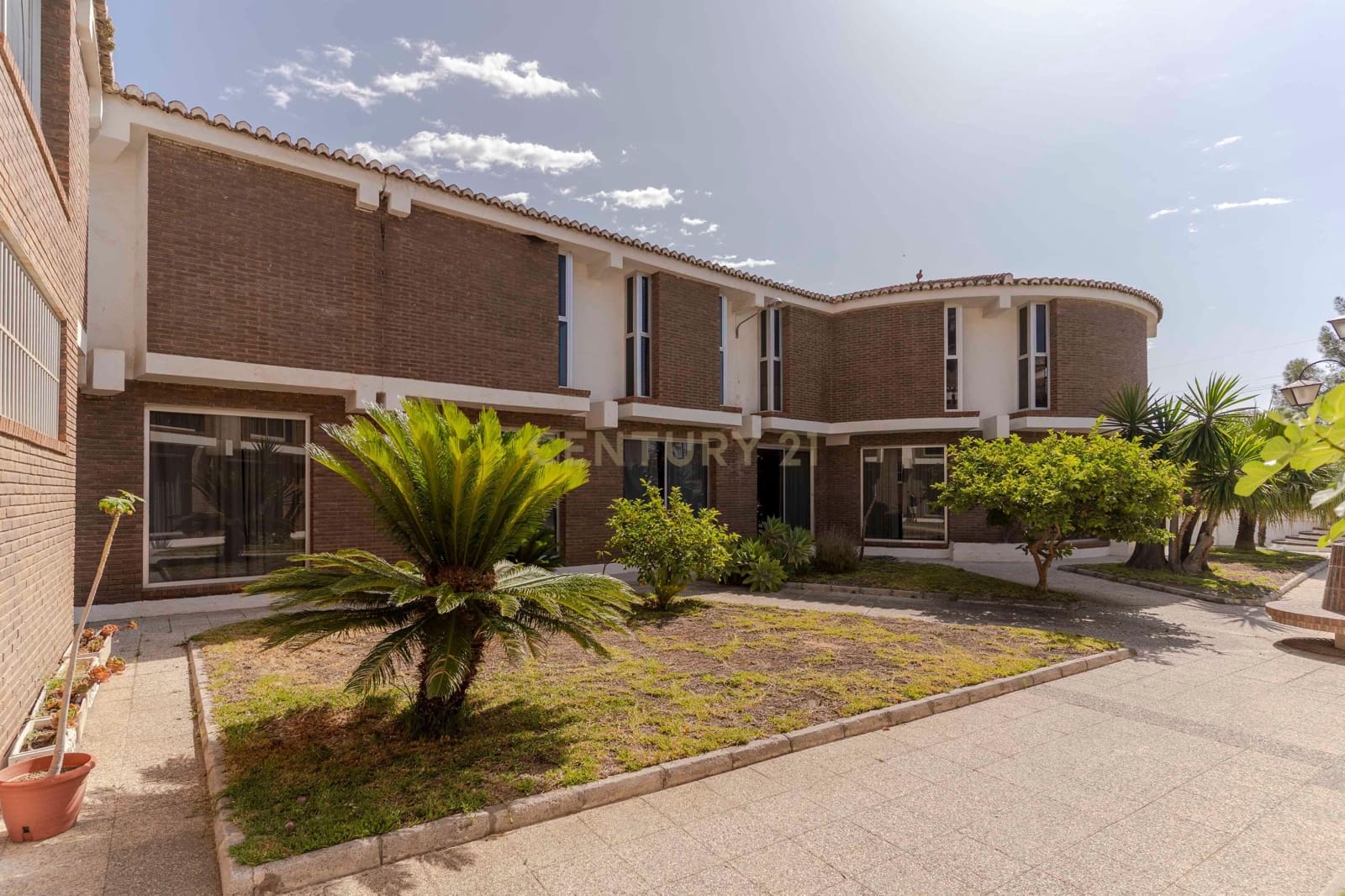 Kommersiell til salgs i Salobrena - € 2 500 000 (Ref: 9308800)