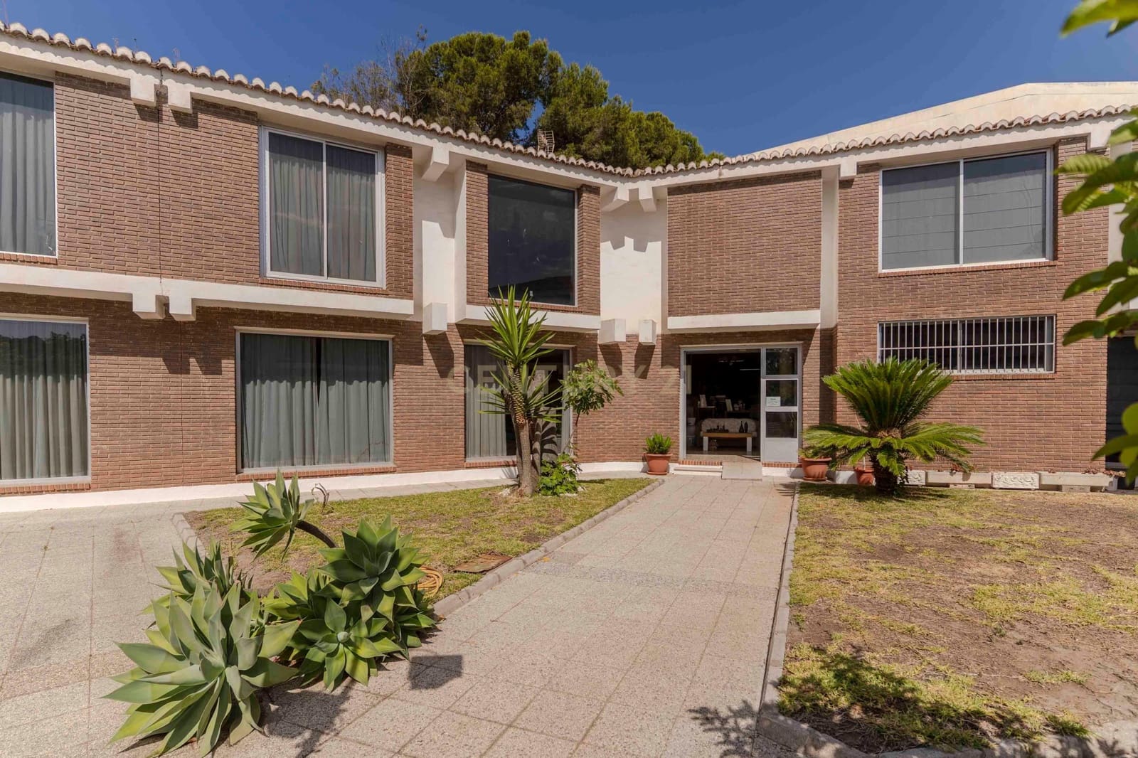 Kommersiell til salgs i Salobrena - € 2 500 000 (Ref: 9308800)