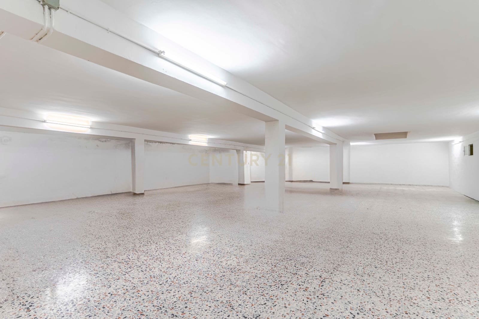 Kommersiell til salgs i Salobrena - € 2 500 000 (Ref: 9308800)