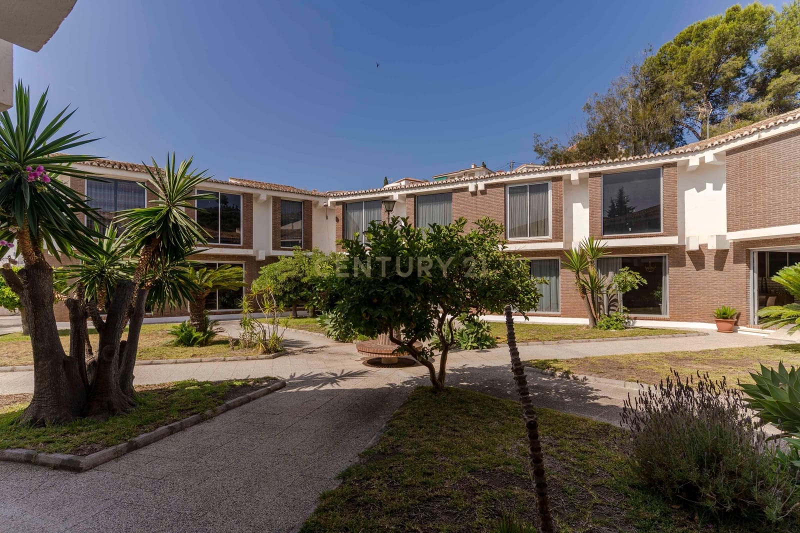 Kommersiell til salgs i Salobrena - € 2 500 000 (Ref: 9308800)