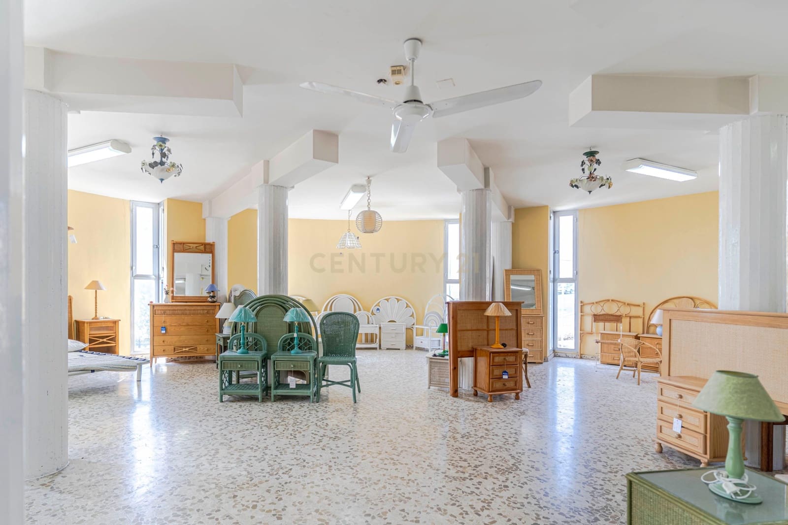 Kommersiell til salgs i Salobrena - € 2 500 000 (Ref: 9308800)