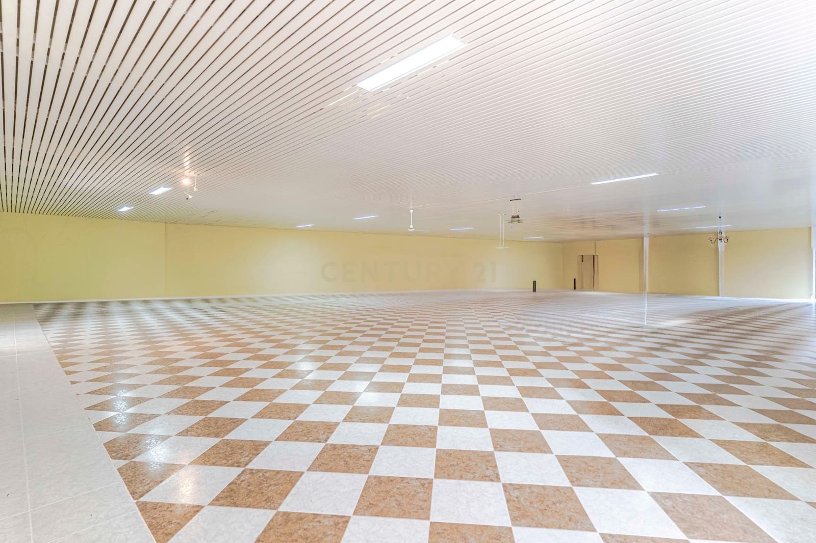 Kommersiell til salgs i Salobrena - € 2 500 000 (Ref: 9308800)