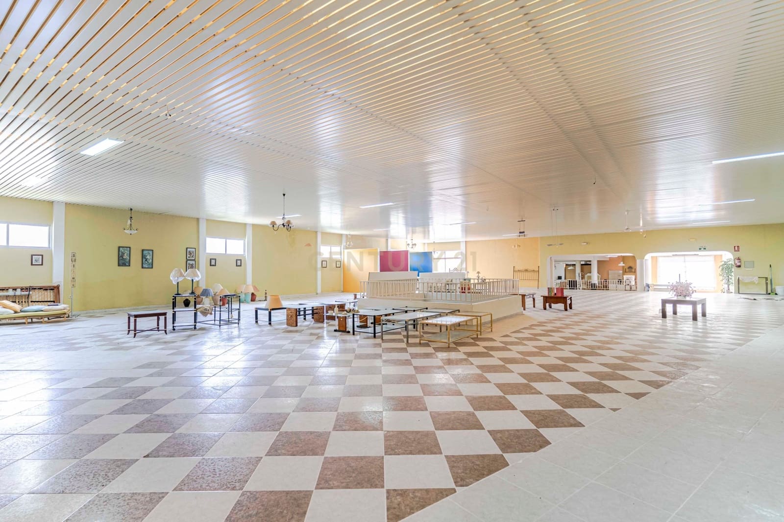 Kommersiell til salgs i Salobrena - € 2 500 000 (Ref: 9308800)