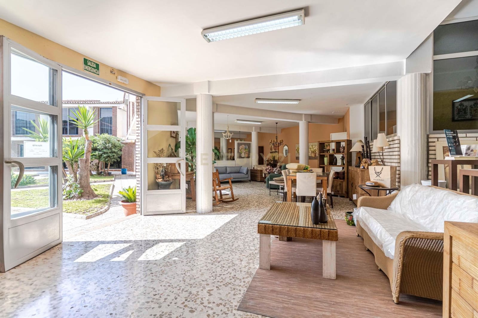 Kommersiell til salgs i Salobrena - € 2 500 000 (Ref: 9308800)