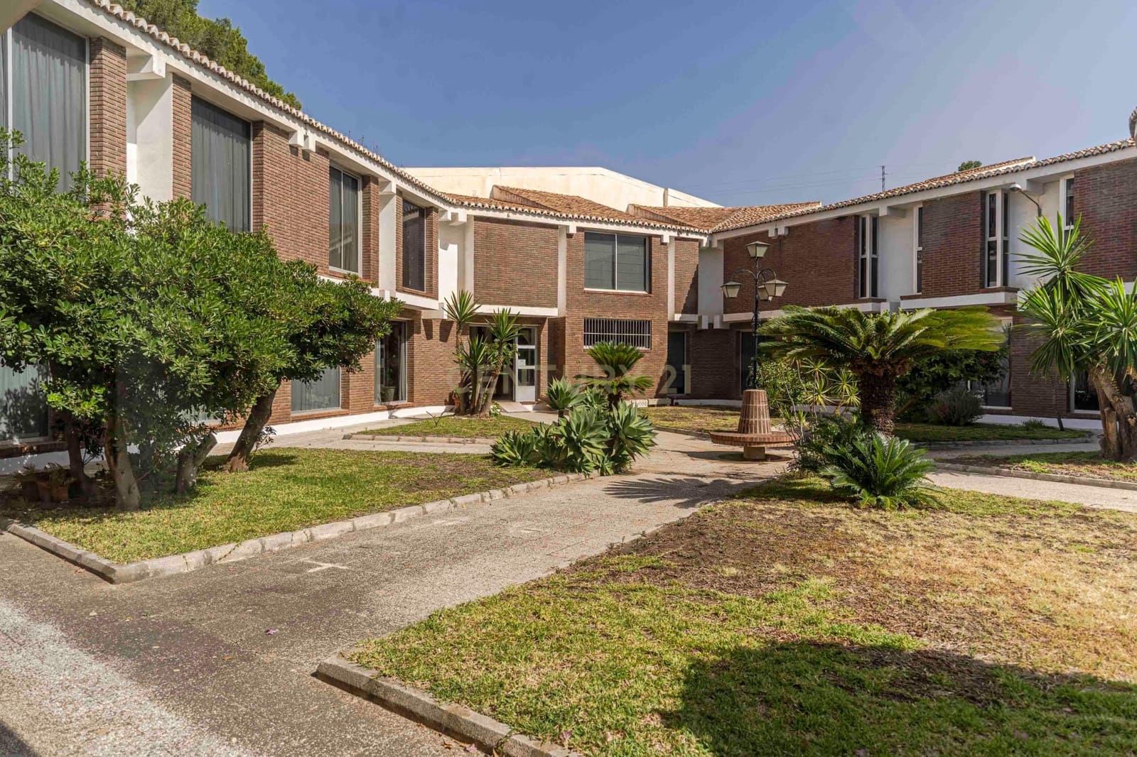 Kommersiell til salgs i Salobrena - € 2 500 000 (Ref: 9308800)