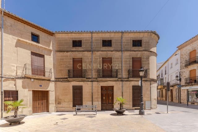 10 bedroom Townhouse for sale in Baeza - € 760,000 (Ref: 9308802)