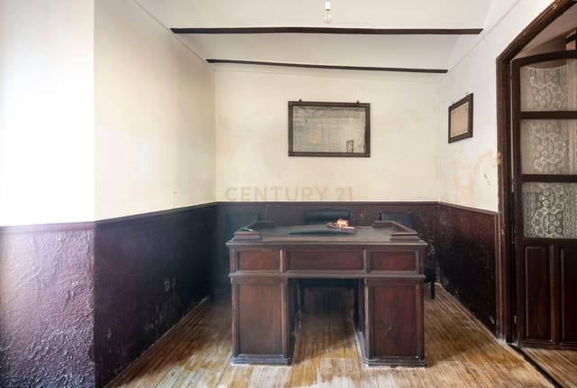 10 bedroom Townhouse for sale in Baeza - € 760,000 (Ref: 9308802)