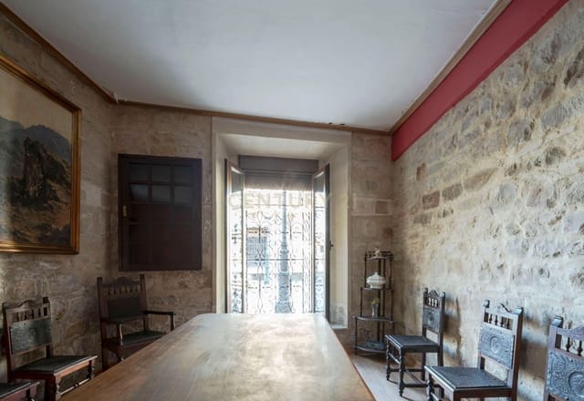 10 bedroom Townhouse for sale in Baeza - € 760,000 (Ref: 9308802)