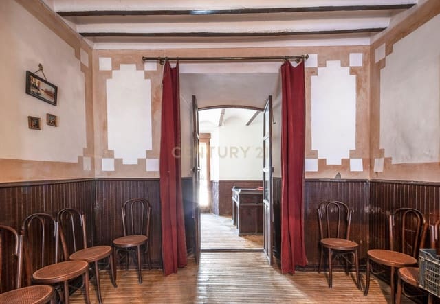 10 bedroom Townhouse for sale in Baeza - € 760,000 (Ref: 9308802)