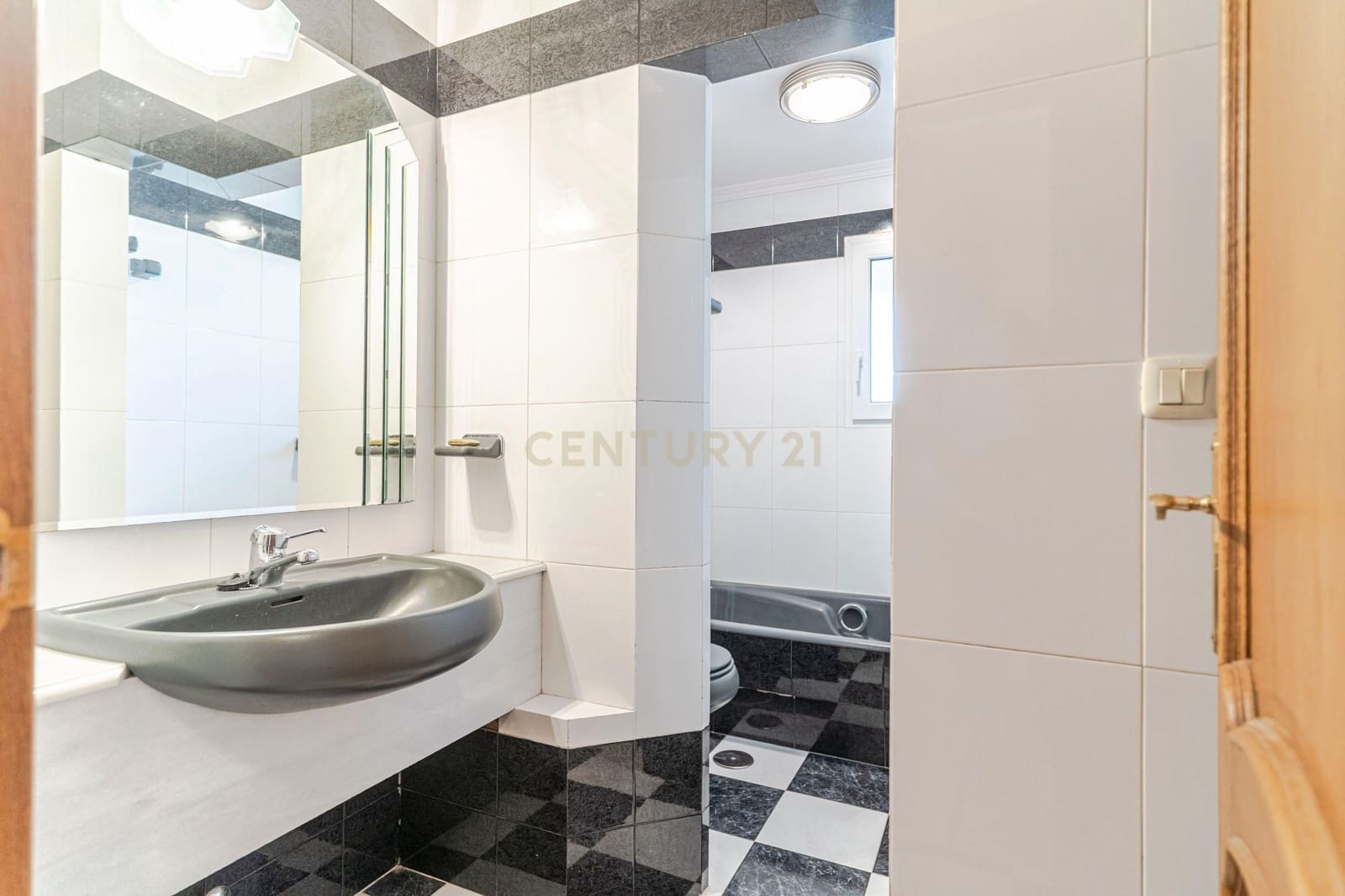 10 makuuhuone Omakotitalo myytävänä paikassa Baeza - 760 000 € (Ref: 9308802)