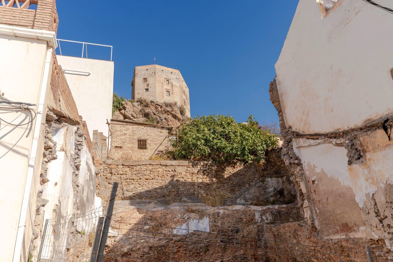 Byggetomt til salgs i Velez de Benaudalla - € 45 000 (Ref: 9308805)