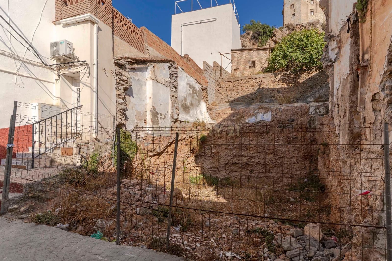 Byggetomt til salgs i Velez de Benaudalla - € 45 000 (Ref: 9308805)