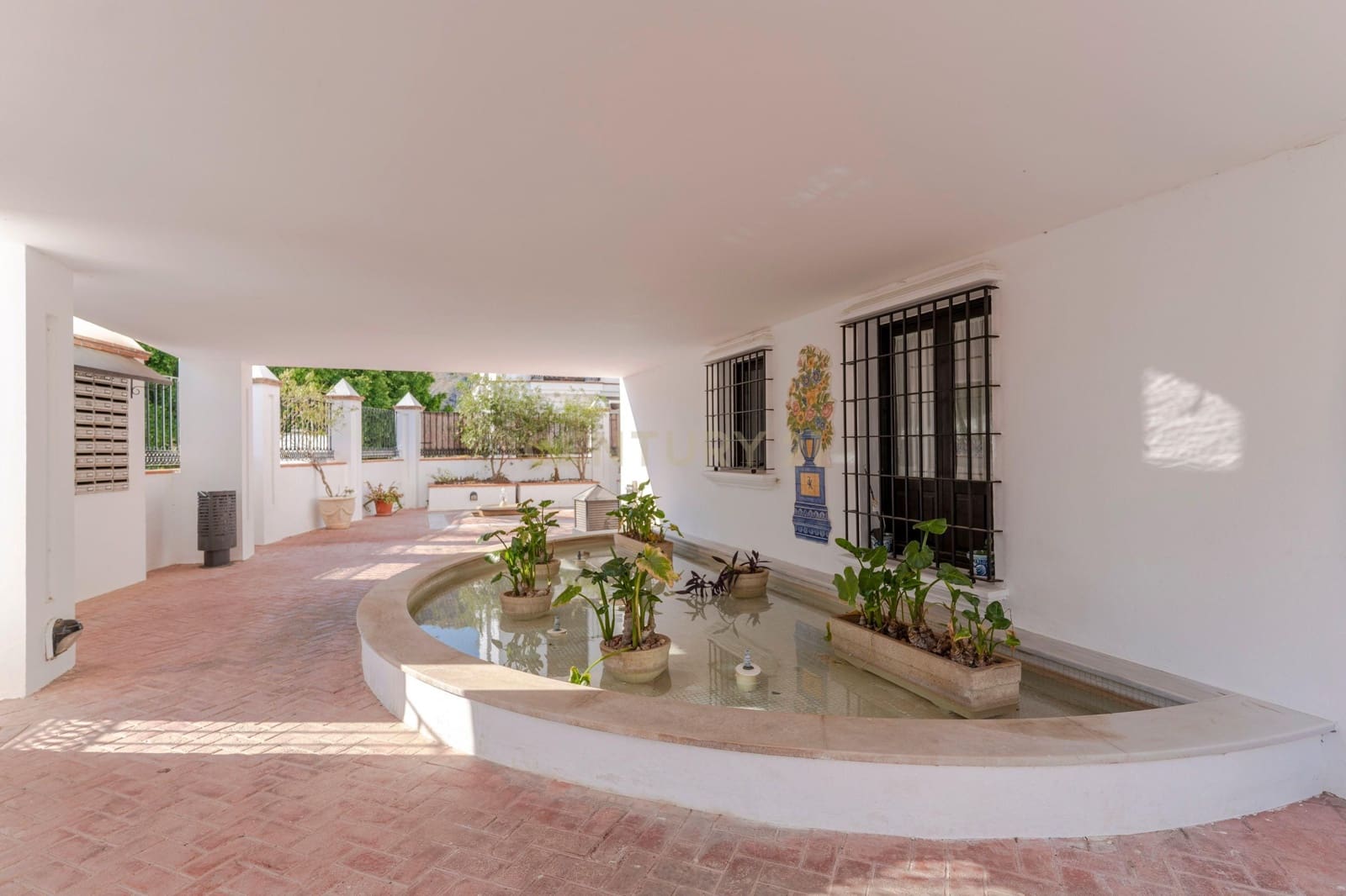 2 soveværelse Lejlighed til salg i Velez de Benaudalla med swimmingpool - € 134.000 (Ref: 9322375)