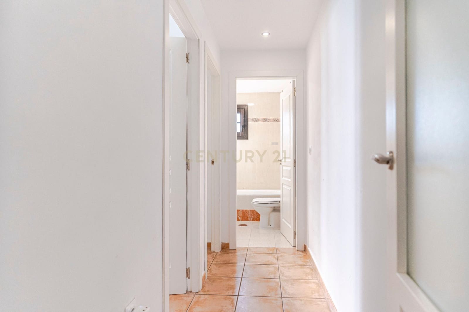 2 soveværelse Lejlighed til salg i Velez de Benaudalla med swimmingpool - € 134.000 (Ref: 9322375)