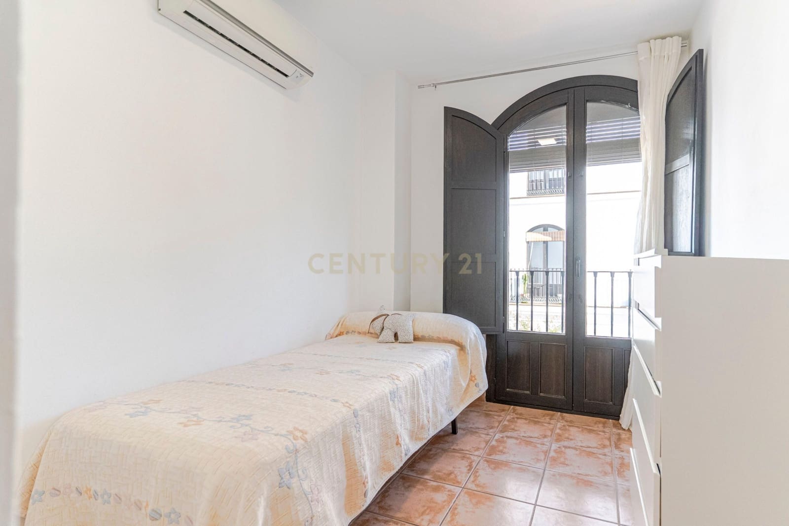 2 soveværelse Lejlighed til salg i Velez de Benaudalla med swimmingpool - € 134.000 (Ref: 9322375)