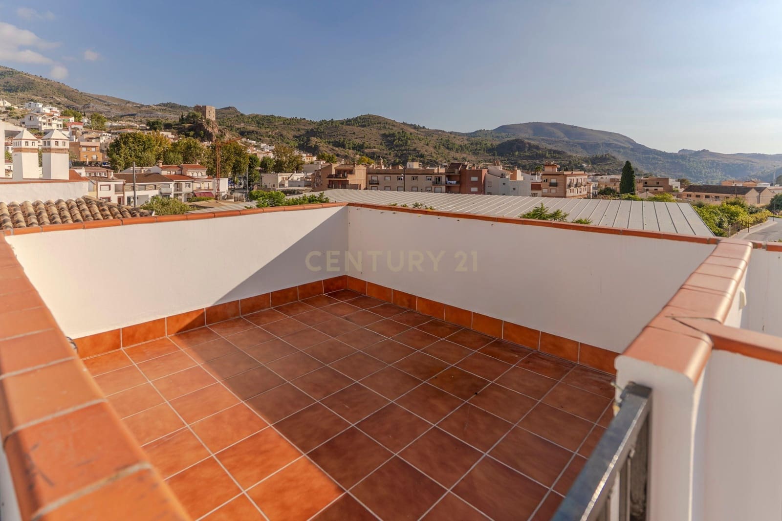 2 soveværelse Lejlighed til salg i Velez de Benaudalla med swimmingpool - € 134.000 (Ref: 9322375)