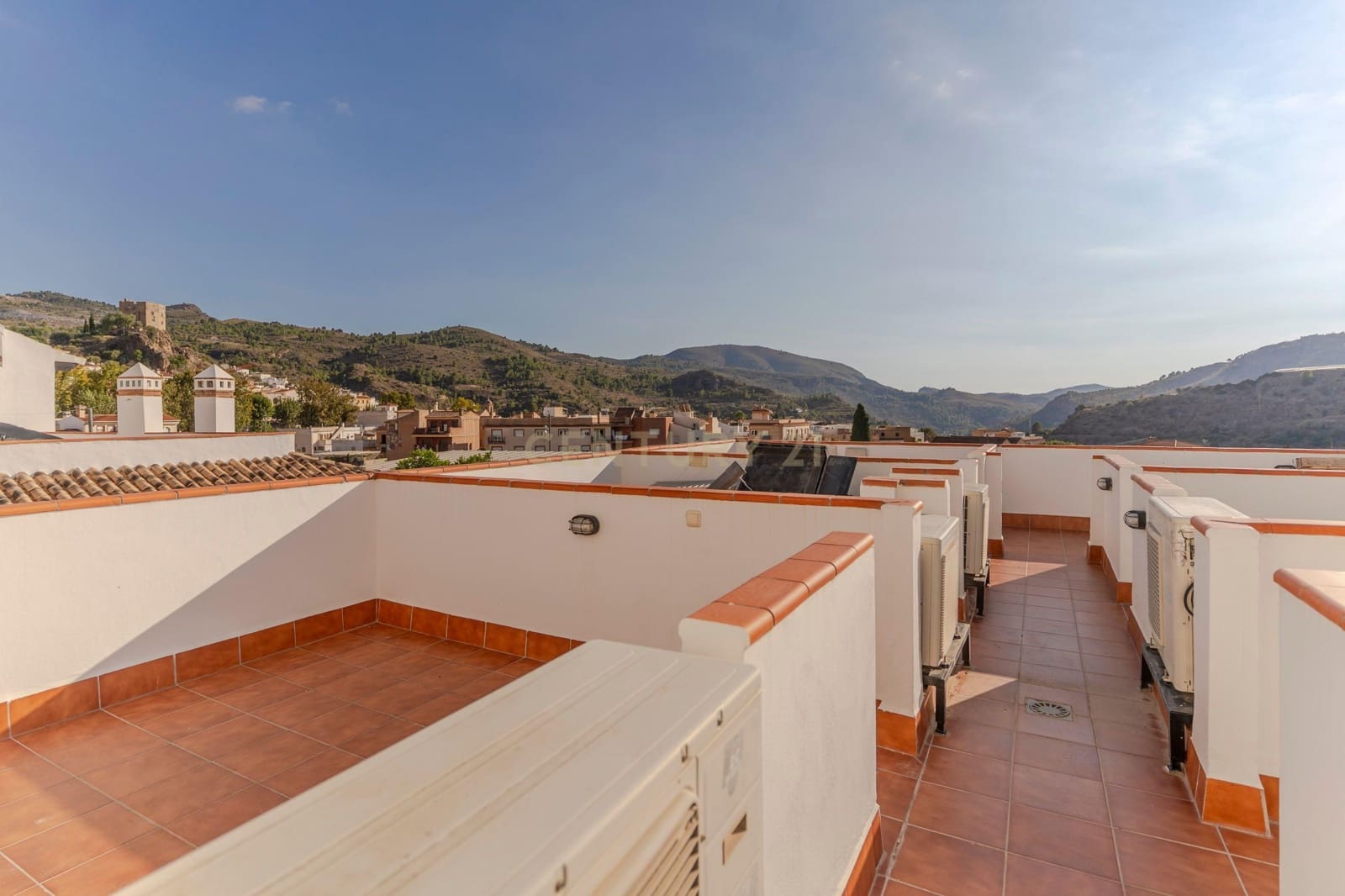 2 soveværelse Lejlighed til salg i Velez de Benaudalla med swimmingpool - € 134.000 (Ref: 9322375)