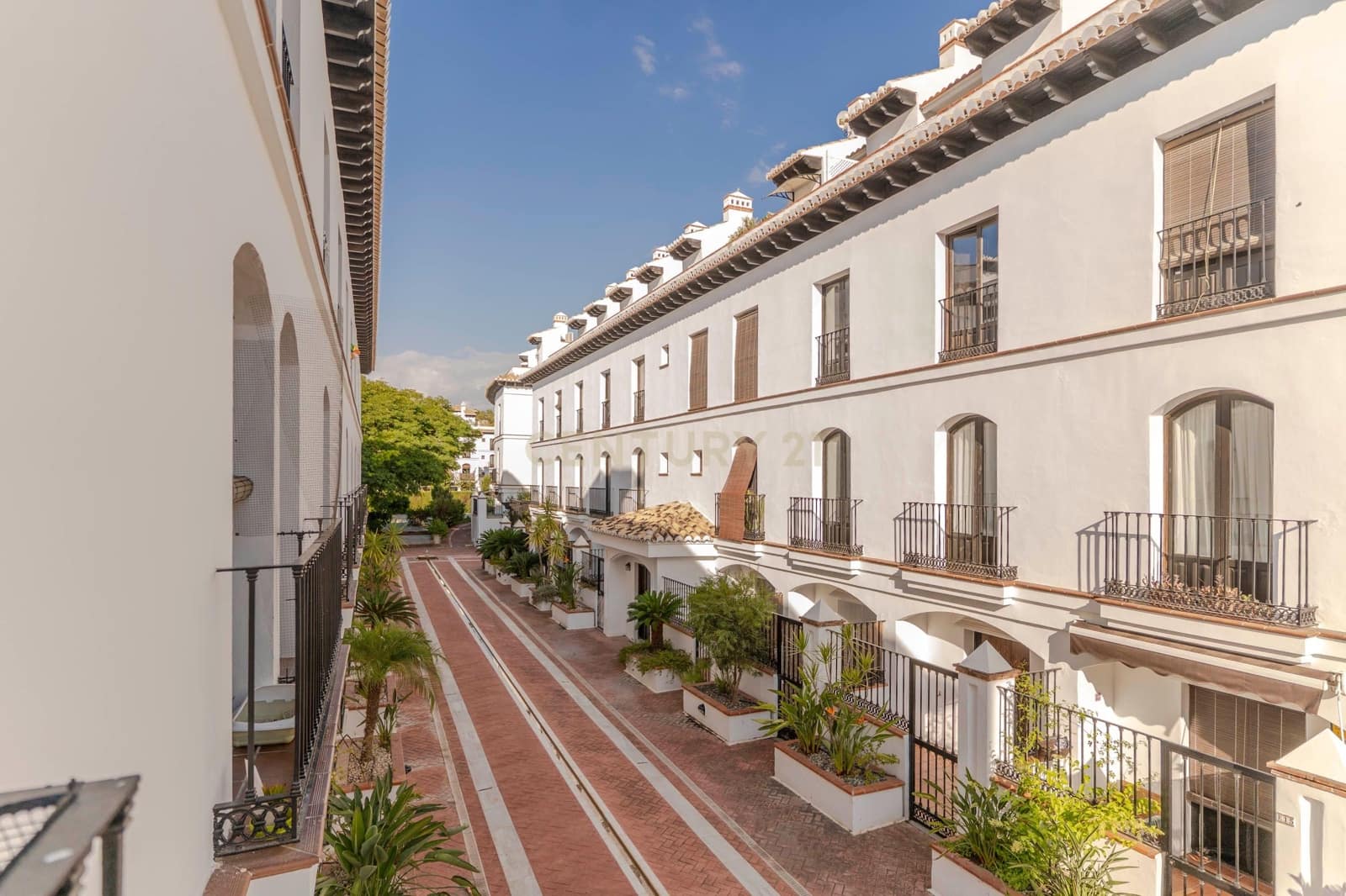 2 soveværelse Lejlighed til salg i Velez de Benaudalla med swimmingpool - € 134.000 (Ref: 9322375)