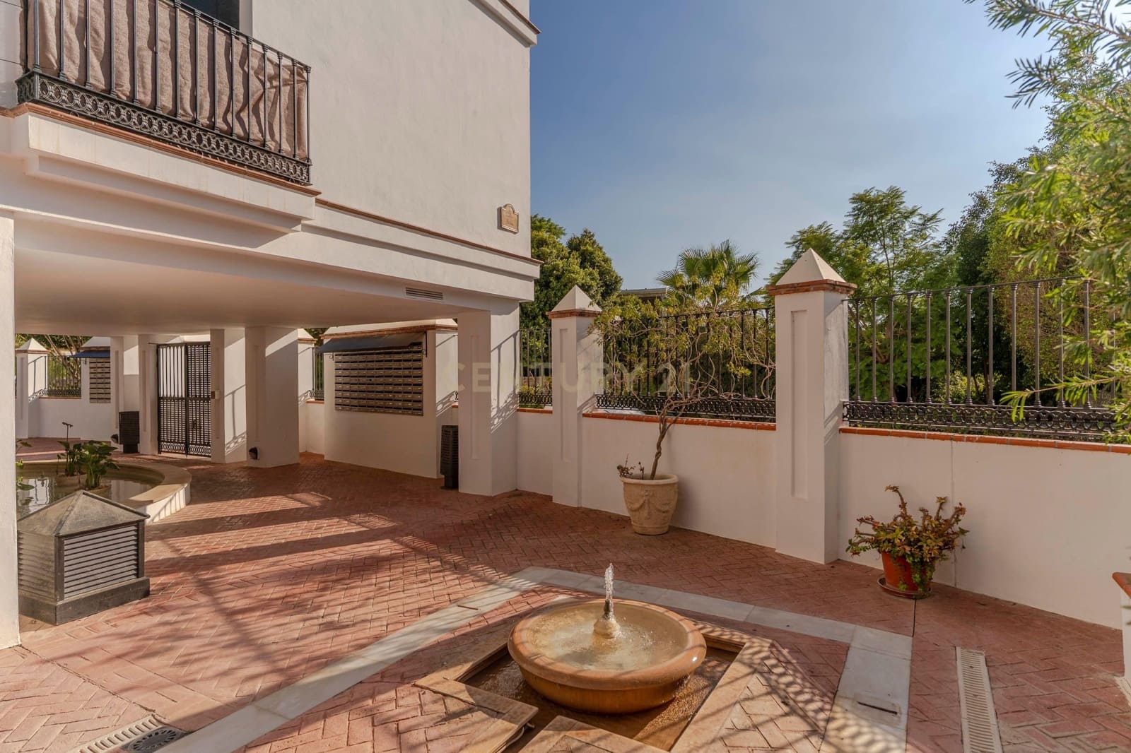 2 soveværelse Lejlighed til salg i Velez de Benaudalla med swimmingpool - € 134.000 (Ref: 9322375)