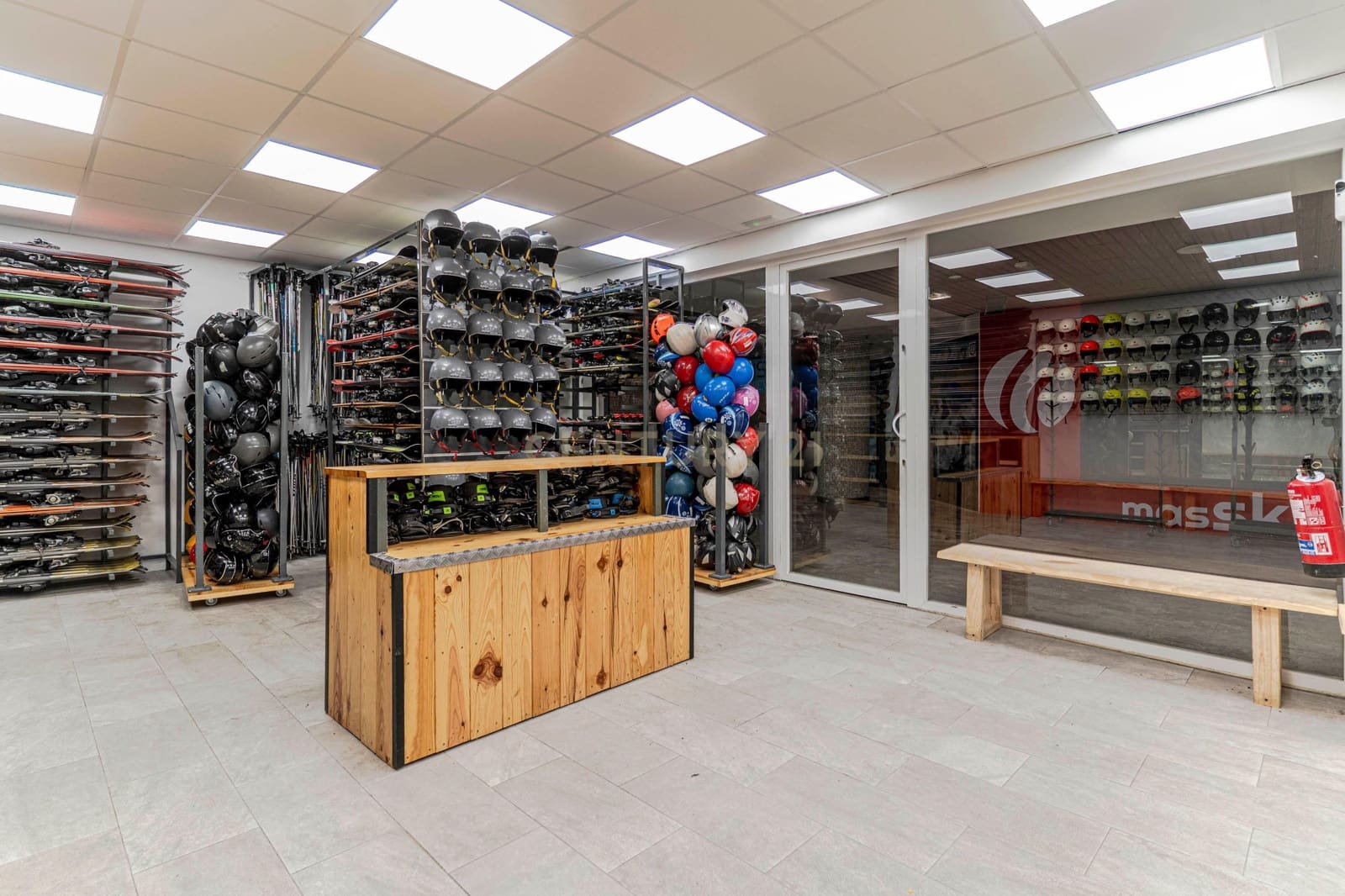 Erhverv til salg i Sierra Nevada - € 1.100.000 (Ref: 9325280)