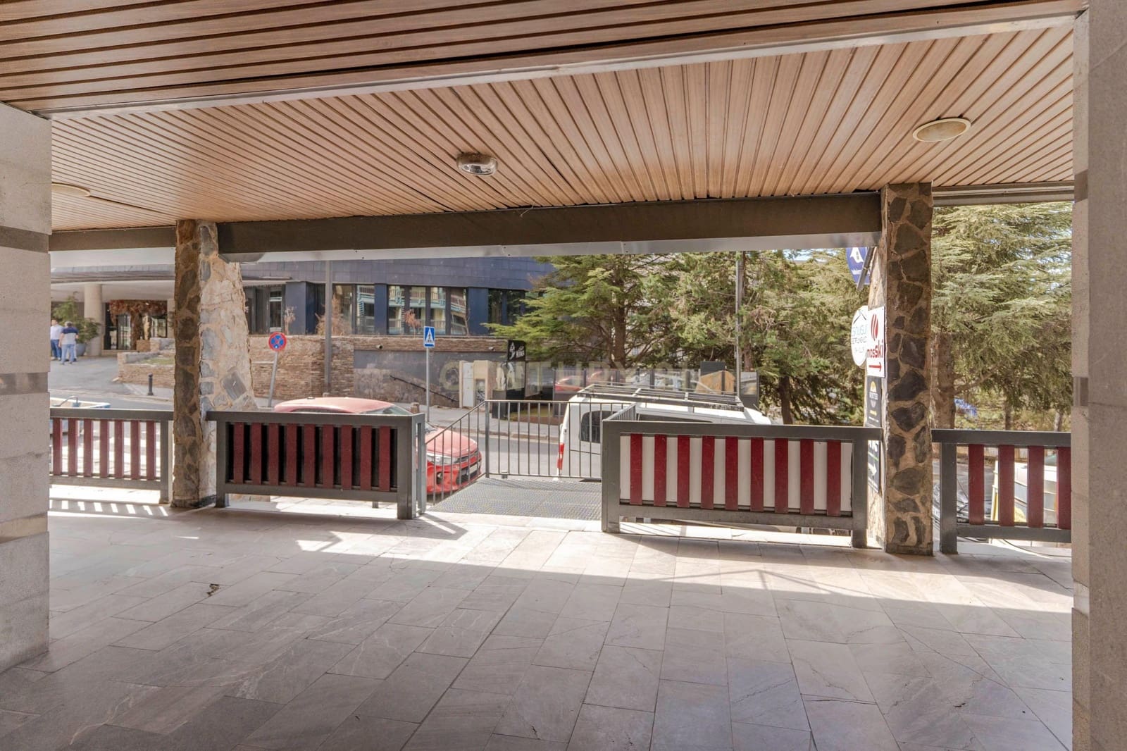 Erhverv til salg i Sierra Nevada - € 1.100.000 (Ref: 9325280)