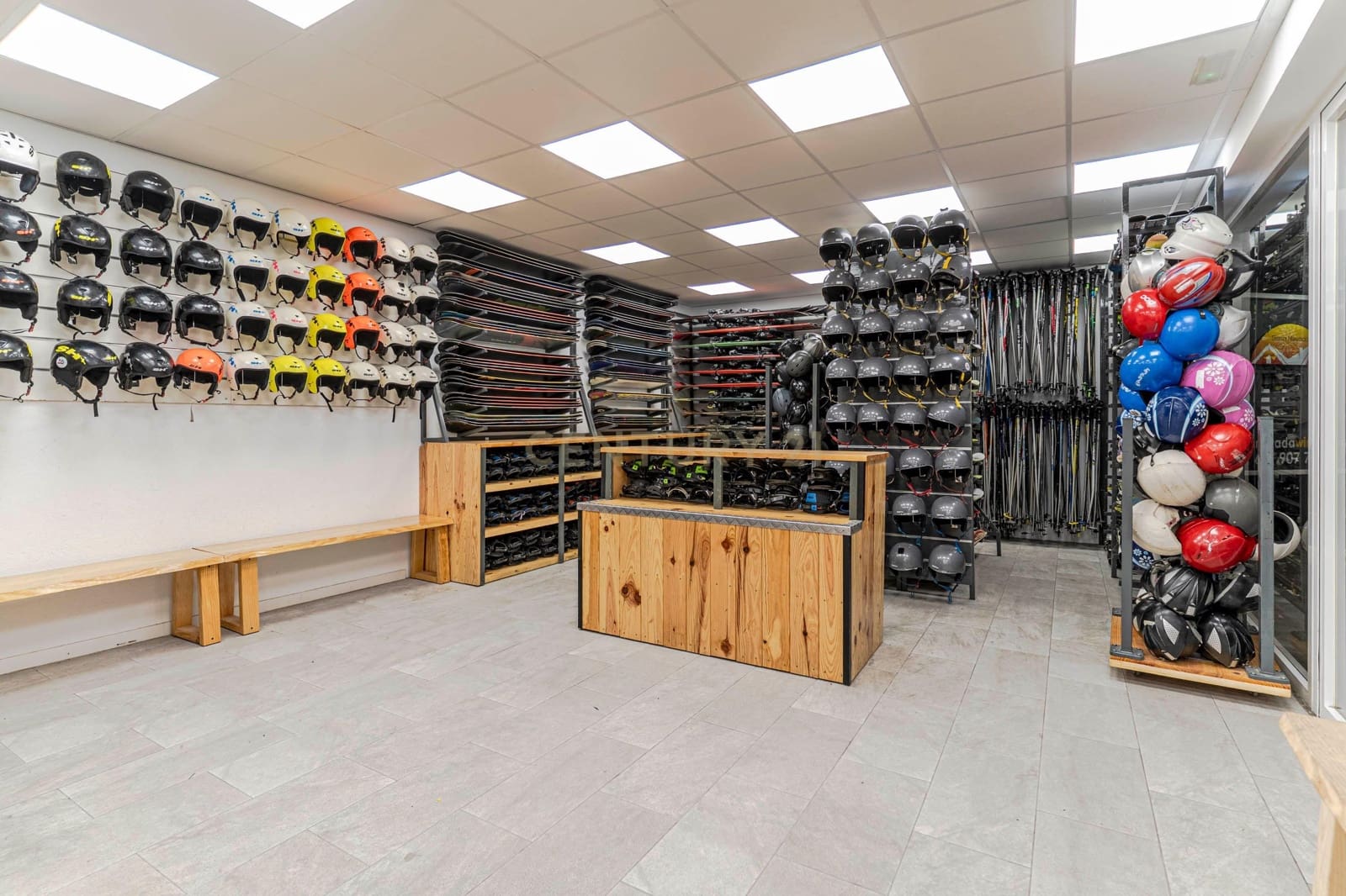 Erhverv til salg i Sierra Nevada - € 1.100.000 (Ref: 9325280)