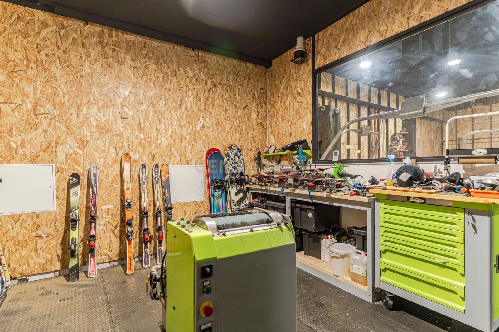 Erhverv til salg i Sierra Nevada - € 1.100.000 (Ref: 9325280)