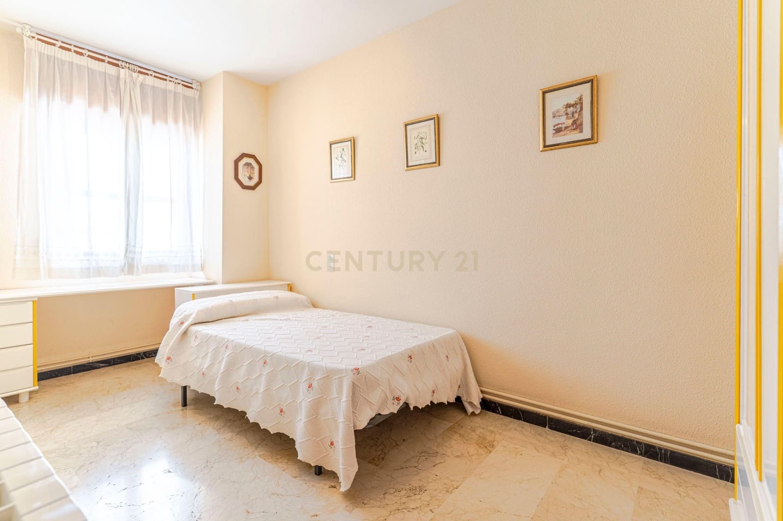 5 chambre Maison de Ville à vendre à Pinos Puente avec garage - 165 000 € (Ref: 9331057)