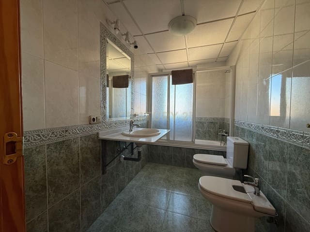 3 bedroom Flat for rent in Alhendín - € 700 (Ref: 9338658)