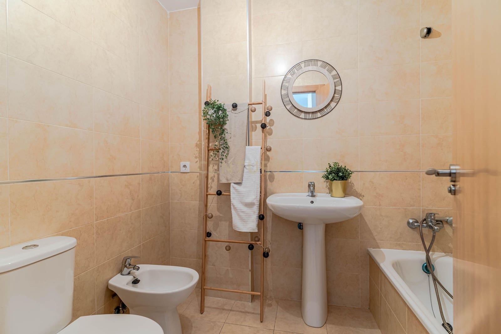 2 soveværelse Lejlighed til salg i Las Gabias med swimmingpool - € 134.900 (Ref: 9340392)