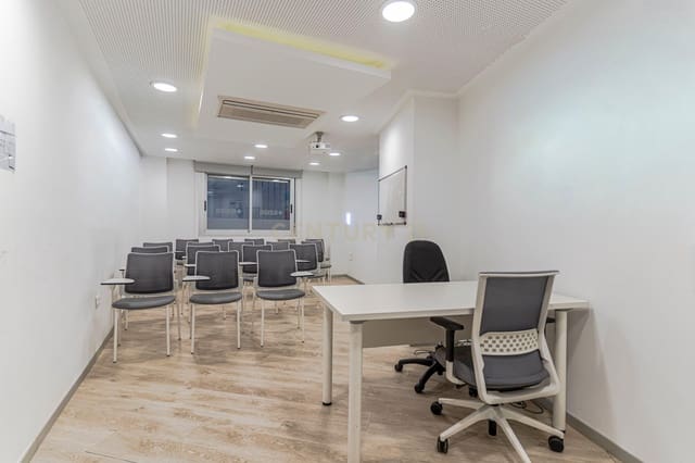 Kontor til salgs i San Matías - Realejo, Granada by - € 550 000 (Ref: 9354535)