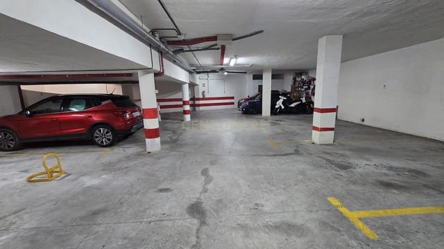 Garage till salu i Salobreña - 11 900 € (Ref: 9357225)