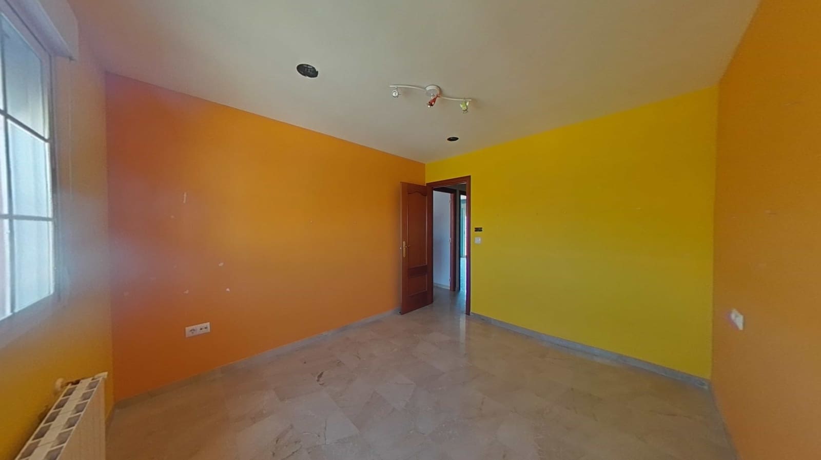 4 soveværelse Lejlighed til salg i Monachil med garage - € 290.000 (Ref: 9363224)