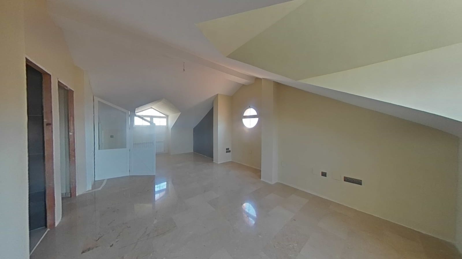 4 soveværelse Lejlighed til salg i Monachil med garage - € 290.000 (Ref: 9363224)