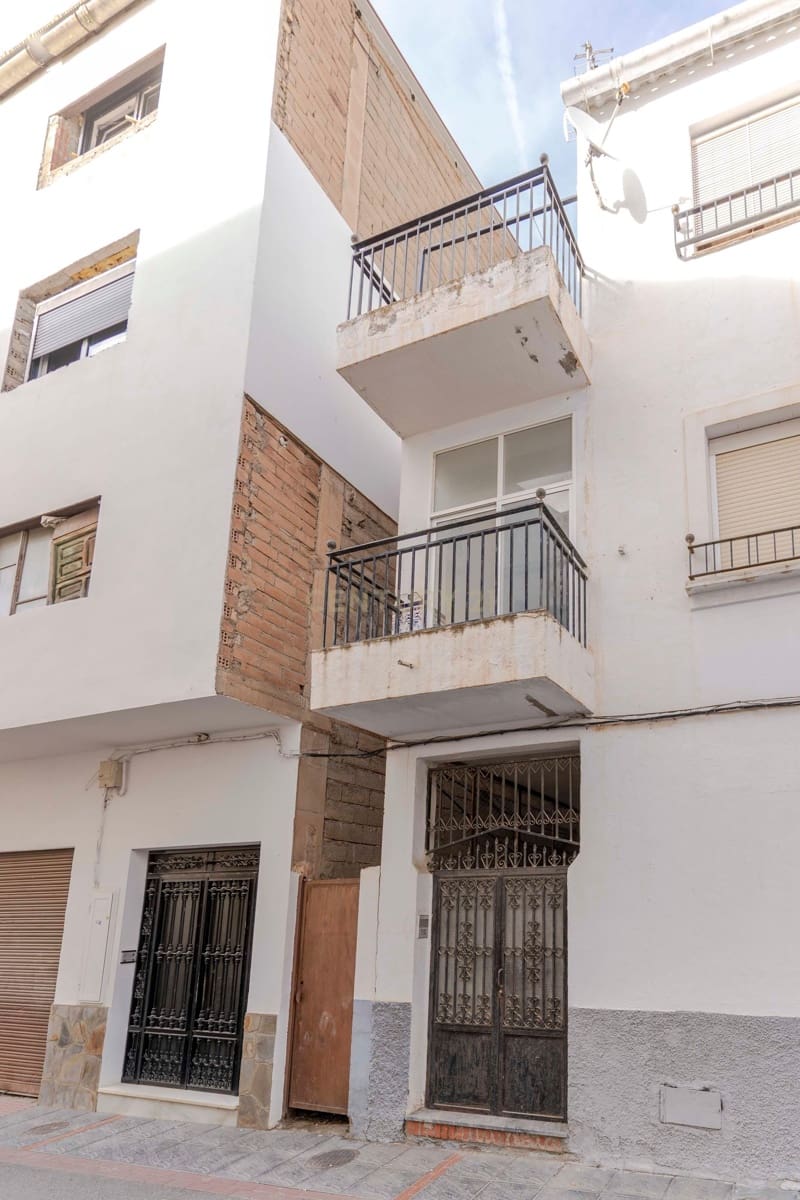 4 soveværelse Finca/Landehus til salg i Cadiar - € 70.000 (Ref: 9386010)