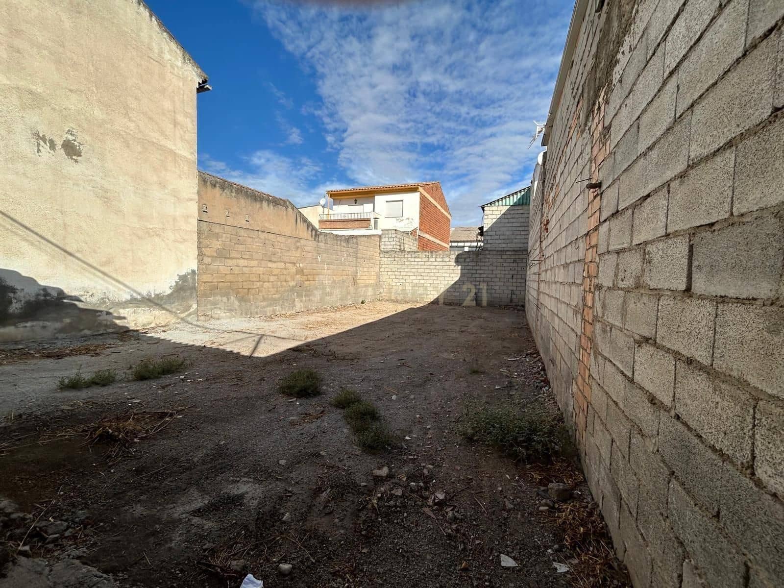 Działka budowlana na sprzedaż w Pinos Puente - 45 000 € (Ref: 9386011)