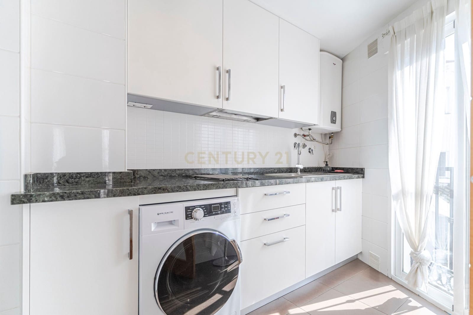 2 bedroom Flat for sale in Salobrena with pool - € 175,000 (Ref: 9388774)