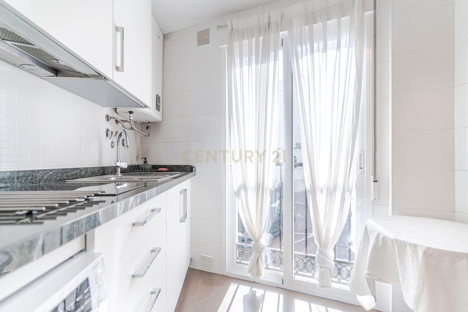 2 bedroom Flat for sale in Salobrena with pool - € 175,000 (Ref: 9388774)