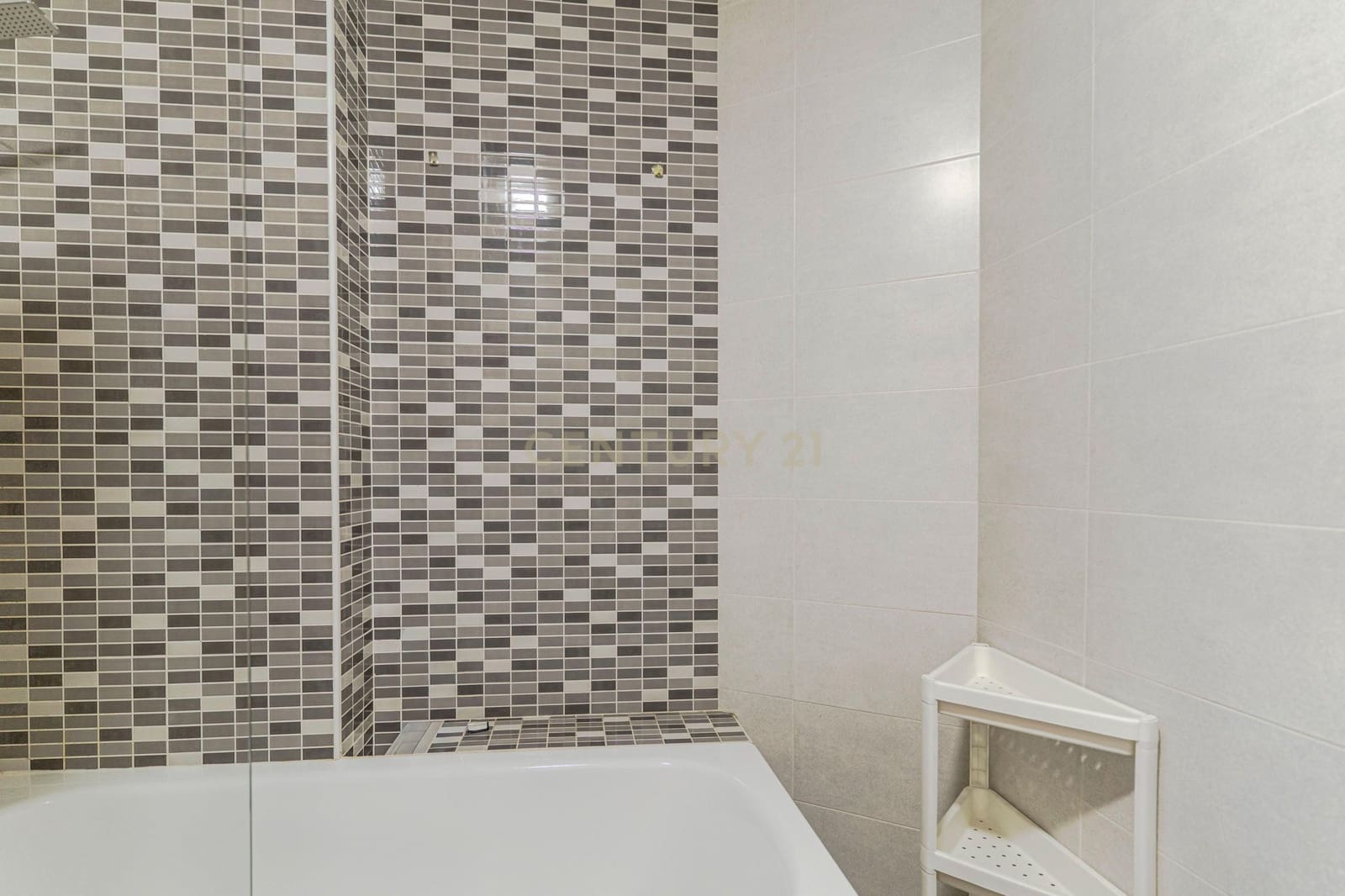 2 bedroom Flat for sale in Salobrena with pool - € 175,000 (Ref: 9388774)