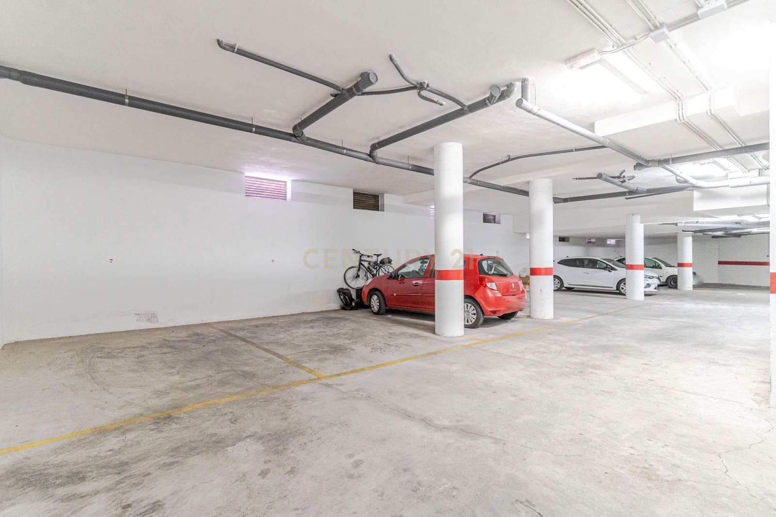 2 bedroom Flat for sale in Salobrena with pool - € 175,000 (Ref: 9388774)